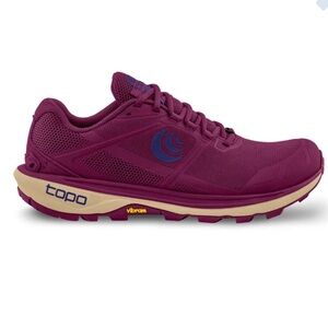 Topo Athletic Women's Terraventure 4 Trail Running Shoes Berry
